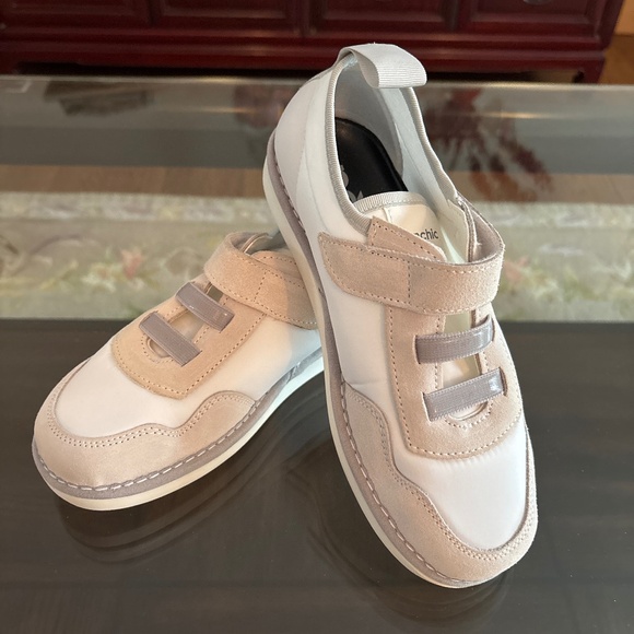 Panchic shoes - Picture 1 of 5